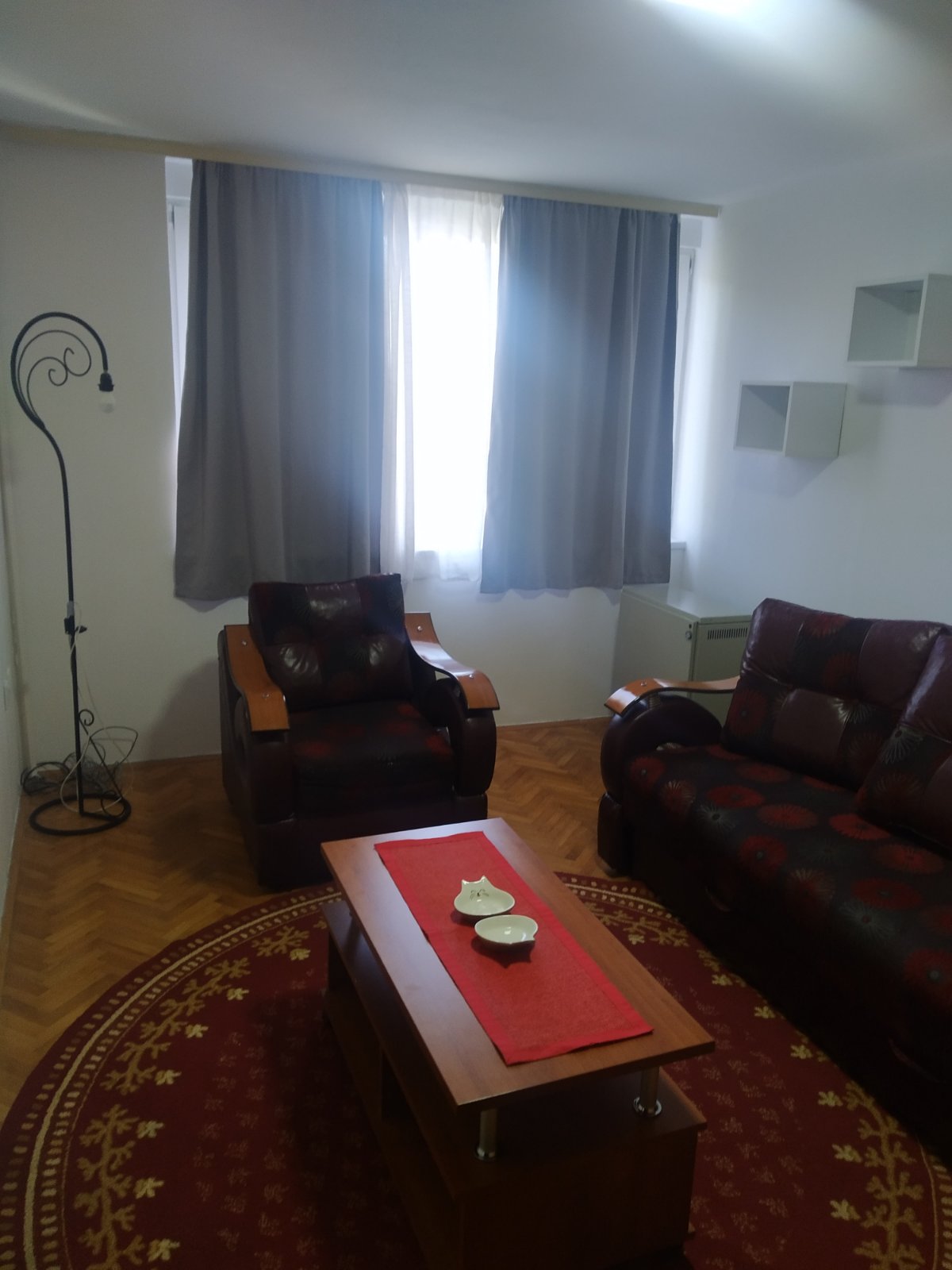 Izdajem namesten jednosoban stan naselje Crvena Zvezda ulica Triglavska 4 II sprat, grejanje TA. Stan se izdaje na duzi vremenski period. Cena 20000 din. 0641220975