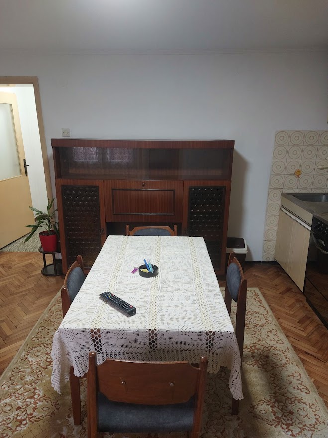 Izdajem nameštenu garsonjeru Niš-Duvanište
