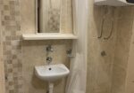 Izdajem kompletno namestenu garsonjeru u prizemlju privatne kuce iza crkve Car Konstantin na bulevaru , poseban ulaz, internet, KTV na duzi vremenski period. Cena 150e + troskovi 0641533825 po potrebi koristiti viber