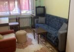 Izdajem kompletno namestenu garsonjeru u prizemlju privatne kuce iza crkve Car Konstantin na bulevaru , poseban ulaz, internet, KTV na duzi vremenski period. Cena 150e + troskovi 0641533825 po potrebi koristiti viber