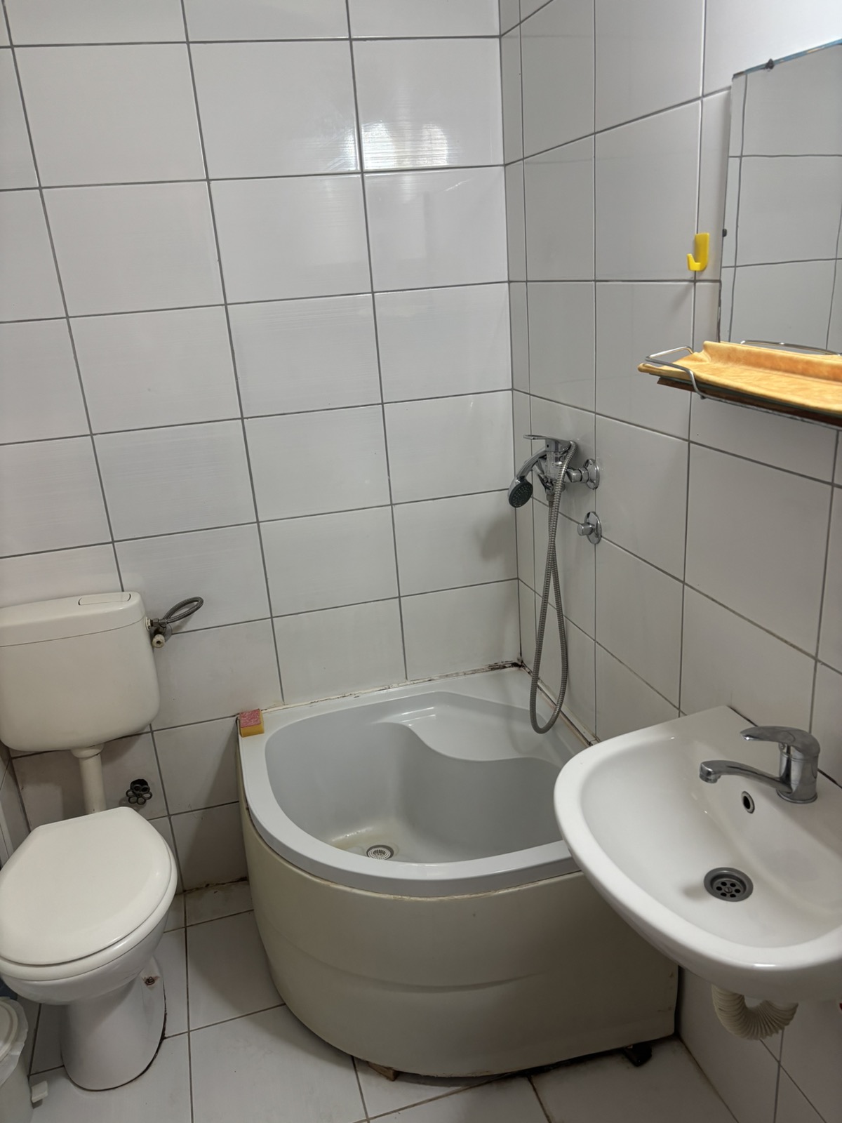 Izdajem garsonjeru u centru