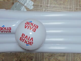 Dusek-lopta-i-jastuce-za-plazu-sa-stampom-trobojno-_-AQUA-VIVA-_-02