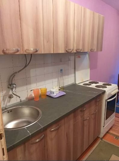Prodajem stan u Duvanistu na I spratu 35m2 + 3m2 terasa. Stan je uknjizen na ime vlasnika. 0631643344
