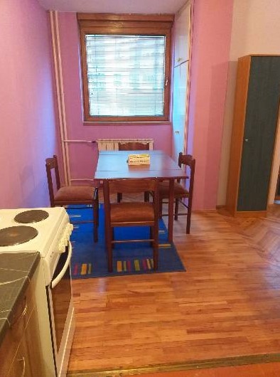 Prodajem stan u Duvanistu na I spratu 35m2 + 3m2 terasa. Stan je uknjizen na ime vlasnika. 0631643344