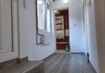 Izdaje se prizemlje kuce u Durlanu izmedju Slatke kuce i Somborskog buleara