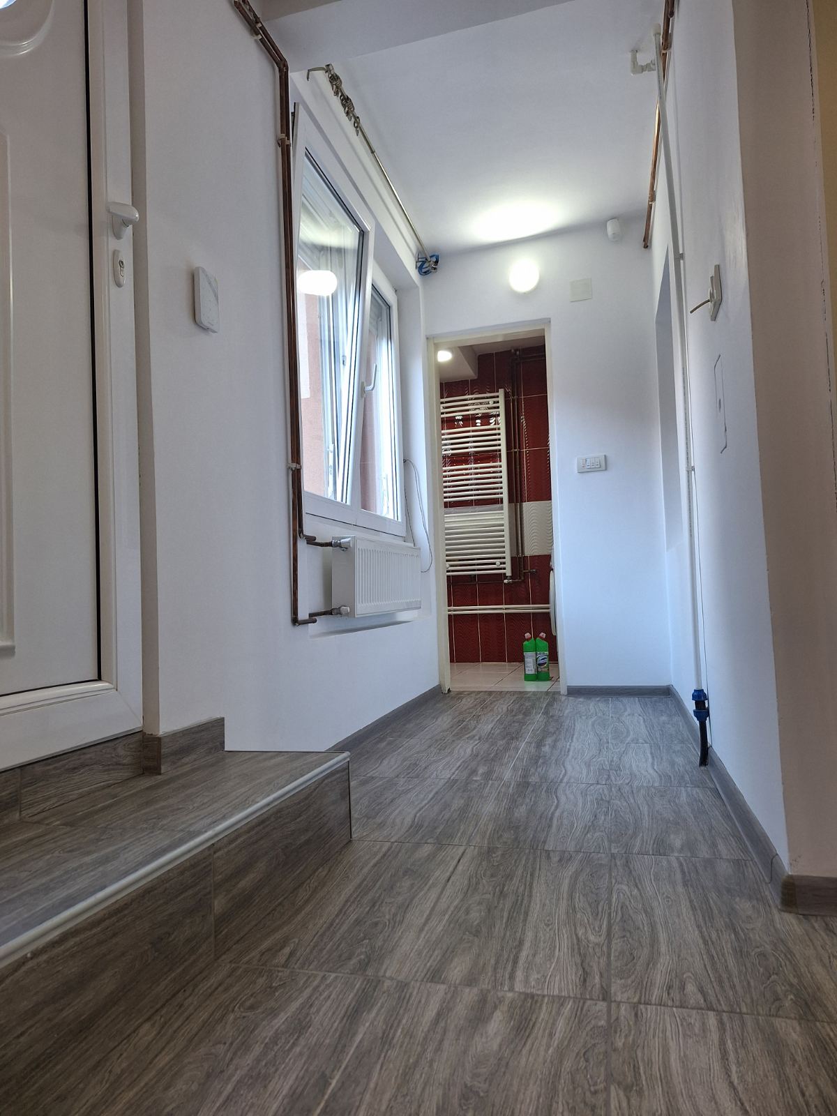 Izdaje se prizemlje kuce u Durlanu izmedju Slatke kuce i Somborskog buleara