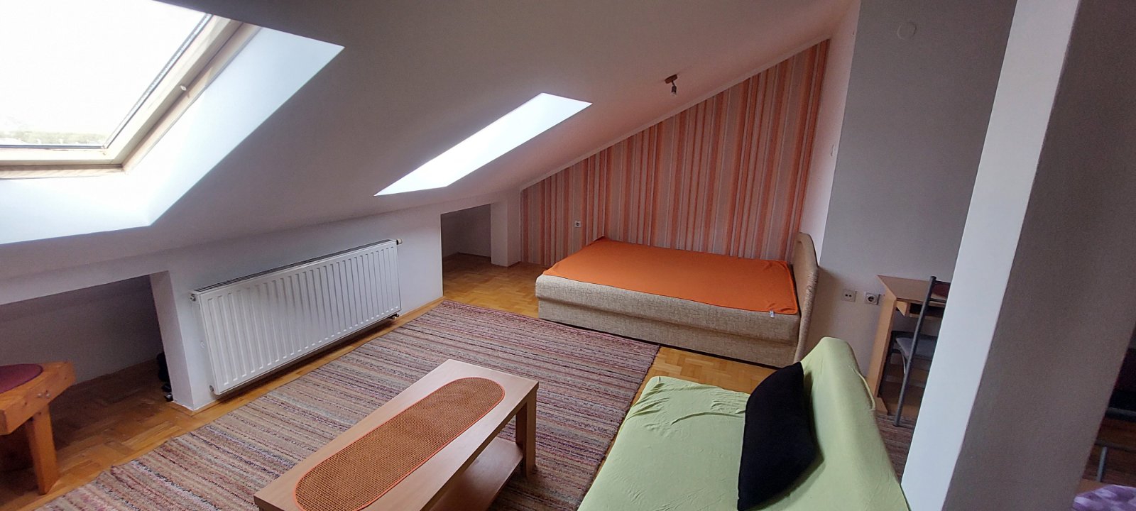 Prodajem stan 38m2-80.000 eur, salonskog tipa, Centar-kej. Stan je odmah useljiv, sa kompletnim namestajem i tehnikom. V sprat, lift, novogradnja. Idealan kao investicija za izdavanje zbog blizine obrazovnih ustanova. Miran deo grada, minut od setalista na Nisavi.     Mladja 063475585