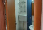 Prodajem stan 38m2-80.000 eur, salonskog tipa, Centar-kej. Stan je odmah useljiv, sa kompletnim namestajem i tehnikom. V sprat, lift, novogradnja. Idealan kao investicija za izdavanje zbog blizine obrazovnih ustanova. Miran deo grada, minut od setalista na Nisavi.     Mladja 063475585
