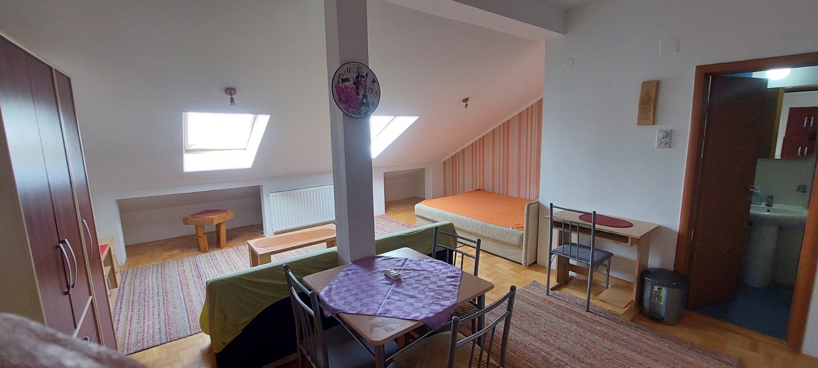 Prodajem stan 38m2-80.000 eur, salonskog tipa, Centar-kej. Stan je odmah useljiv, sa kompletnim namestajem i tehnikom. V sprat, lift, novogradnja. Idealan kao investicija za izdavanje zbog blizine obrazovnih ustanova. Miran deo grada, minut od setalista na Nisavi.     Mladja 063475585