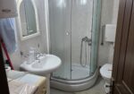 Izdajem garsonjeru u strogom centru Nisa ,kod pravnog i ekonomskog fakulteta ,opremljenu ,mogu da spavaju 2 osobe,garnitura se razvlaci i bude trosed.Centralno grejanje.tel 063400805