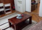 Izdajem namesten sprat u kuci u blizini osnovne skole “Njegos”, na 12-15min hoda od Lidla i Delte. Sastoji se iz dnevne sobe sa trpezarijom, kuhinjom, dve spavace sobe i kupatila. Idealno za studente ili porodicu. Cena 250e. Za sve informacije pozvati na br.061/2690533
