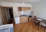 Izdajem garsonjeru u centru Niša, prekoputa Filozofskog fakulteta, veličine 24m². CG, lift, veš-mašina, mogućnost priključenja interneta. Broj 0641427563