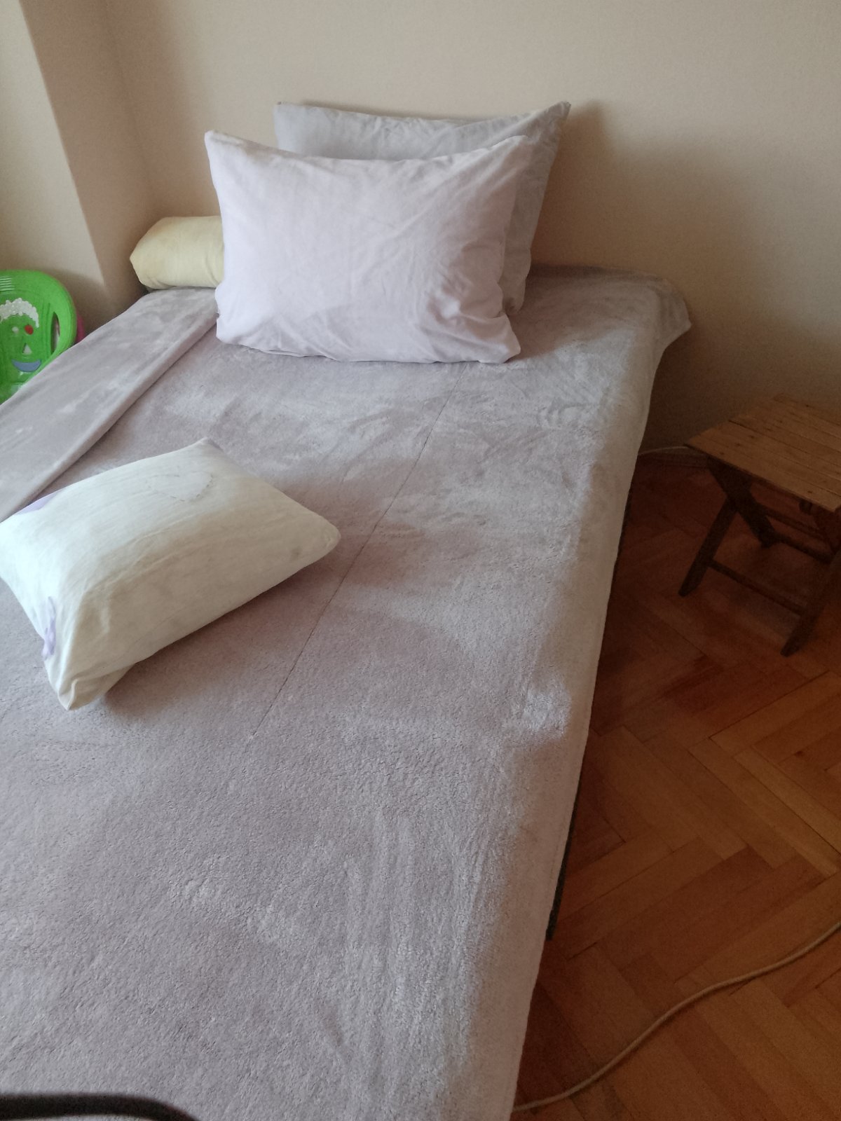Izdajem sobu u Nišu