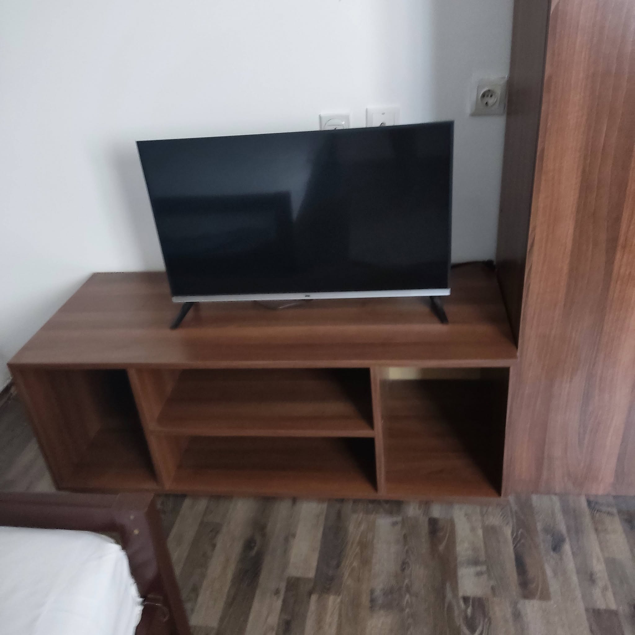 Izdajem nameštene sobe