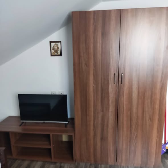 Izdajem nameštene sobe