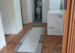 Na prodaju horizontala kuće 77 m² – zaseban ulaz, garaža i dvorište – Kuršumlija