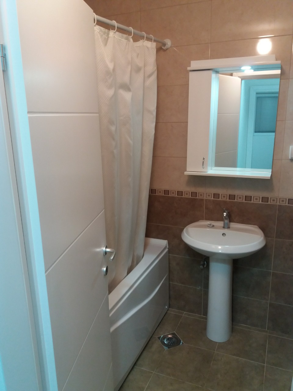 Izdajem garsonjeru 30m2 u Nišu u ul. Sićevačka br. 9