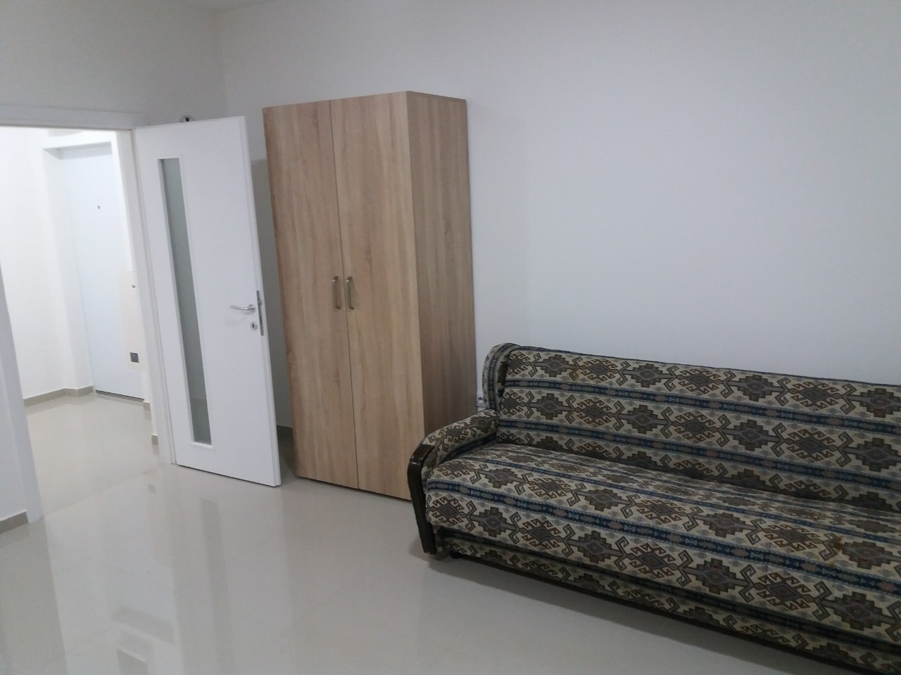 Izdajem garsonjeru 30m2 u Nišu u ul. Sićevačka br. 9