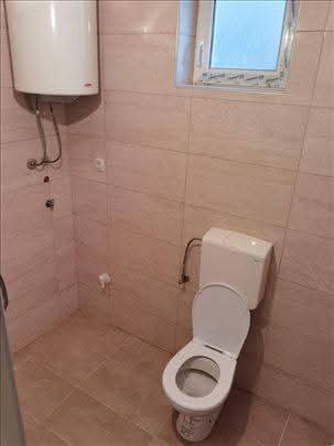 Profesionalno izvodim sve vrste keramičarskih radova.