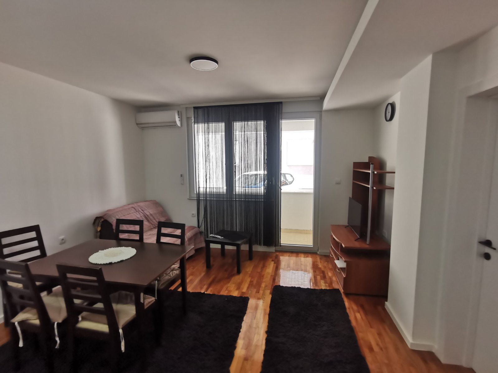 Izdaje se odlican 1,5 stan u novogradnji, ukupne površine 40m2 na Panteleju