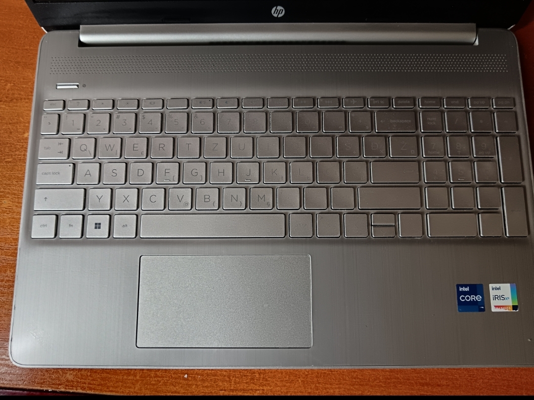 HP Laptop 15s i7-1255U / 16GB RAM / 512GB SSD / Iris Xe / Windows 11 Pro