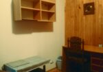 Izdajem sobu za studenta (muškarca) kod Crvenog Pevca u stambenoj zgradi.