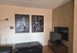 Izdajem studentima namešten dvoiposoban (dve odvojene sobe) stan u zgradi u blizini Medicinskog fakulteta. 0648637280