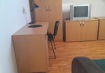 Izdajem dvosoban stan za jednog ili dva studenta (muškarci)