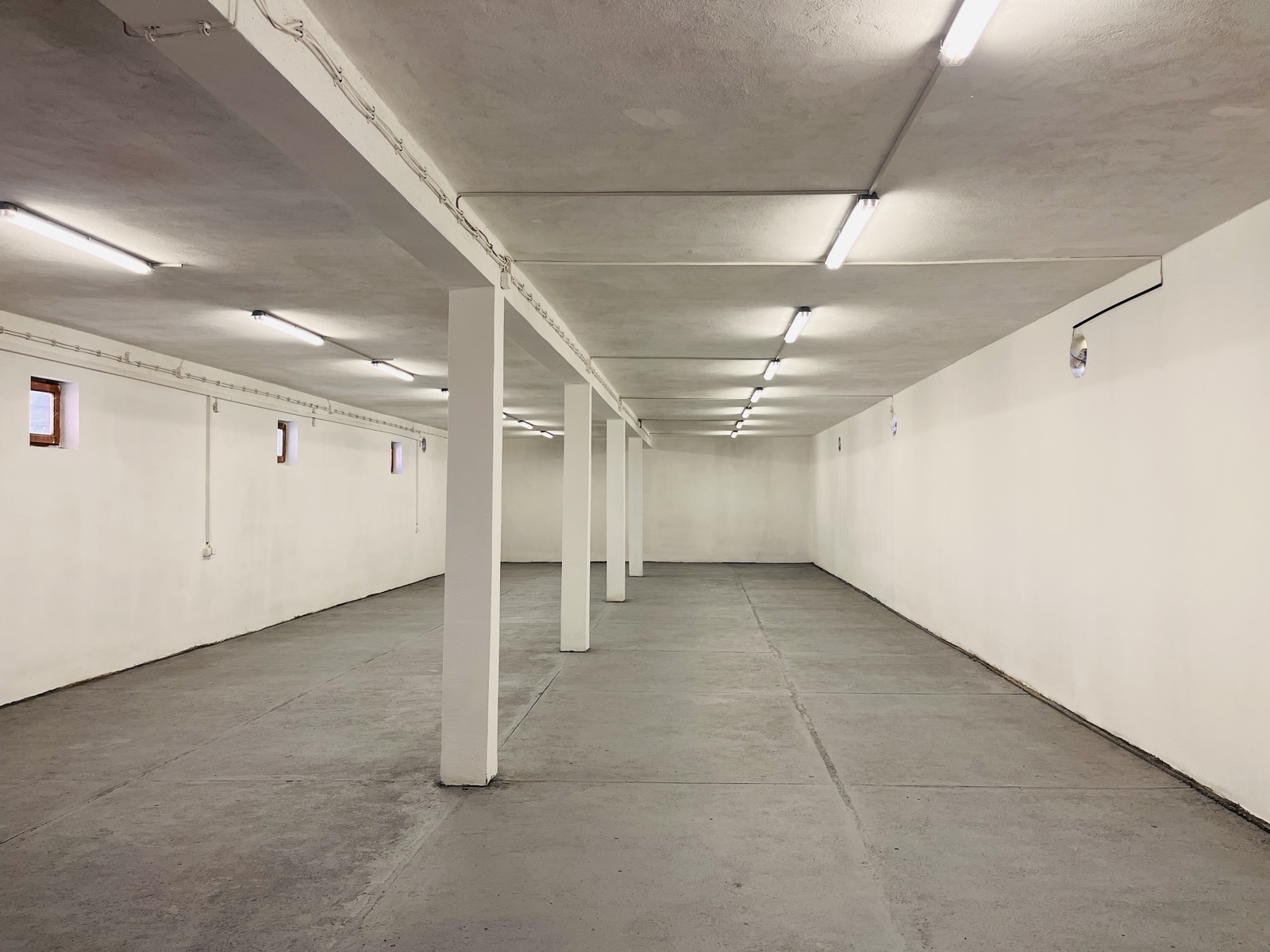 Izdaje se magacin 340 m², Gornje Međurovo – 6 km od centra Niša