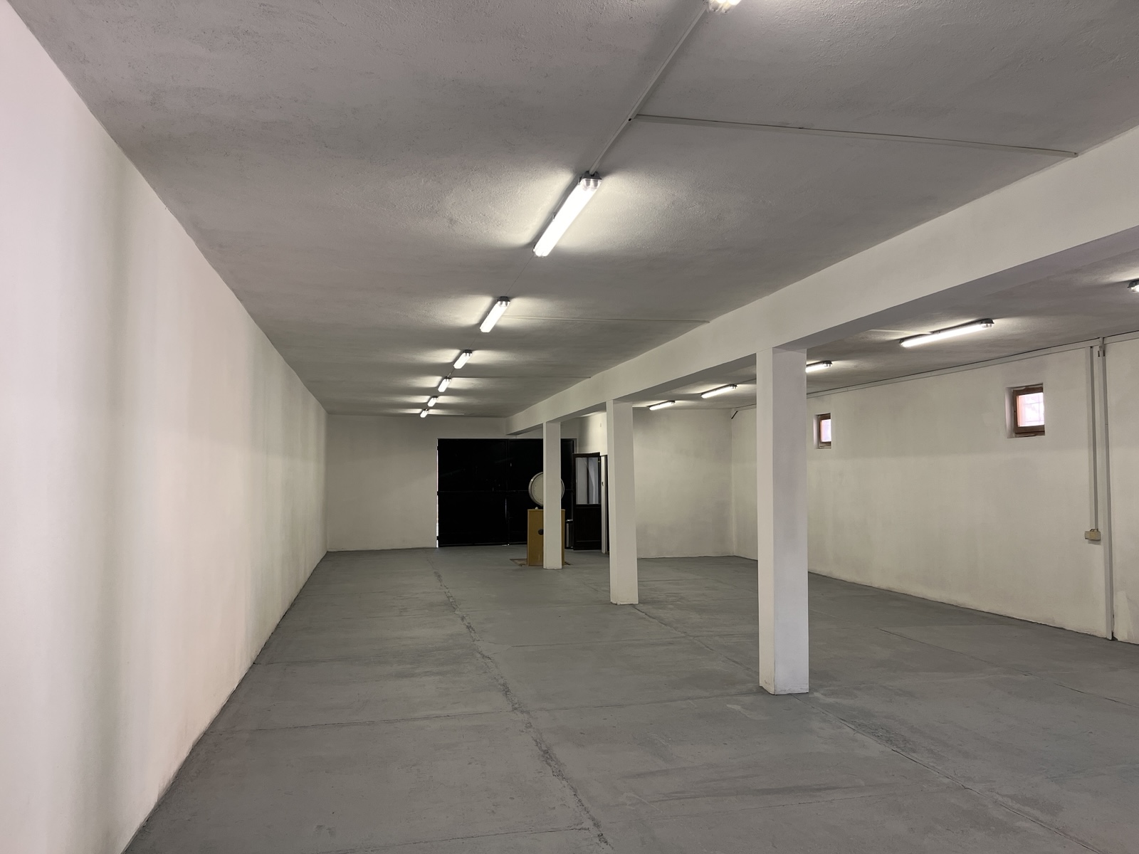 Izdaje se magacin 340 m², Gornje Međurovo – 6 km od centra Niša