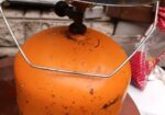 Prodajem razne predmete: ortopedske cipele, merač pritiska, knjige, aroma difuzer, paročistač i drugo